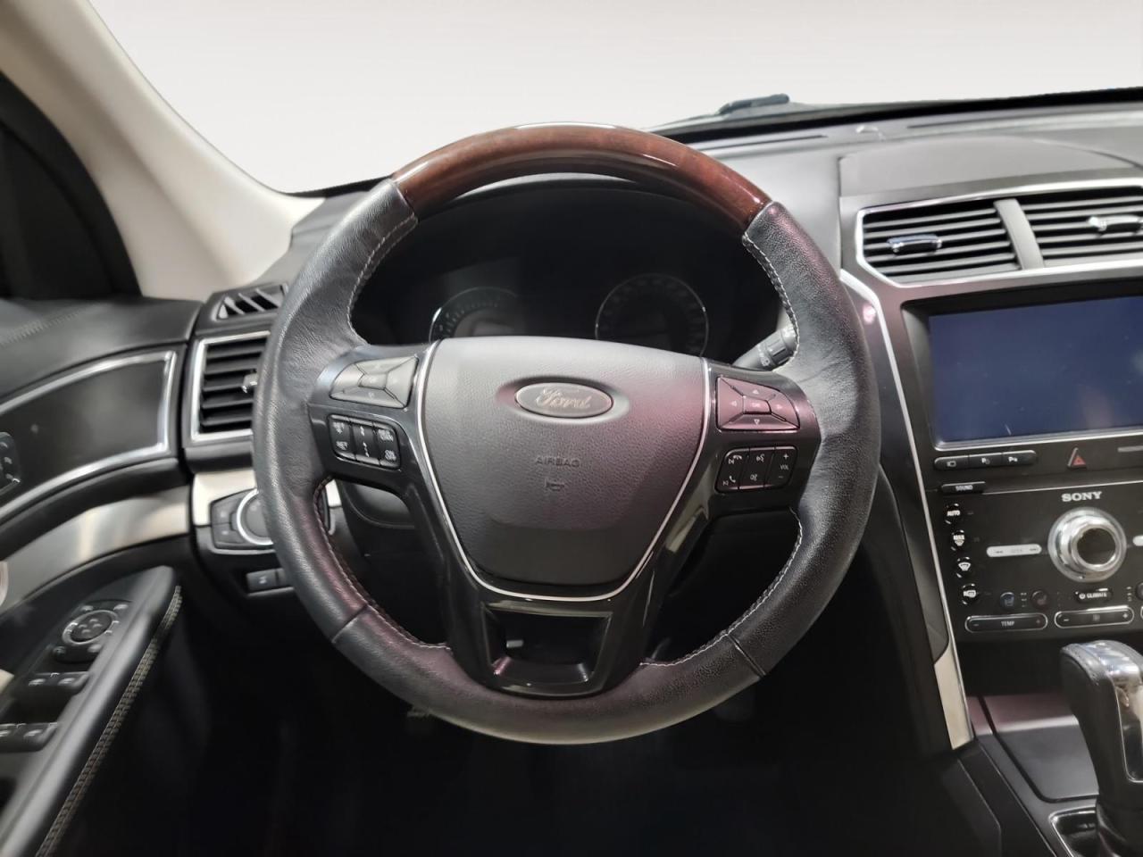 2019 Ford Explorer Platinum 4dr 4x4 Photo