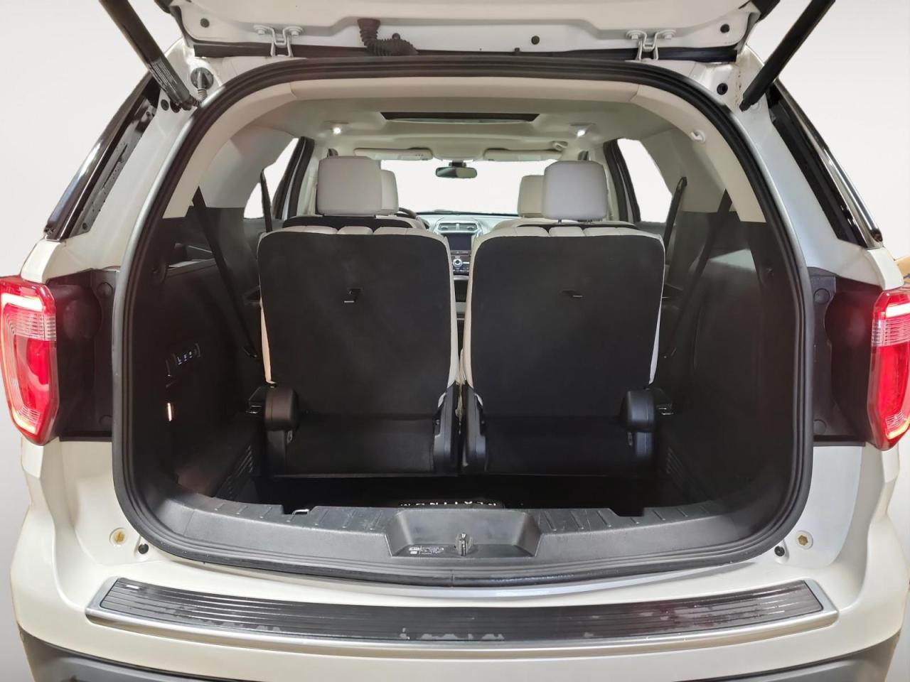 2019 Ford Explorer Platinum 4dr 4x4 Photo