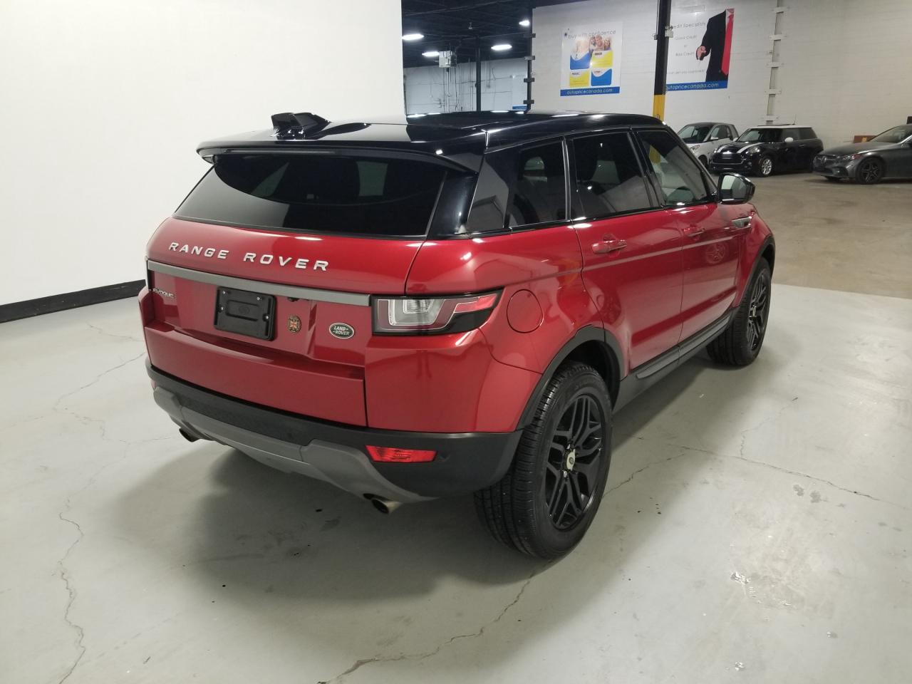 2019 Land Rover Range Rover Evoque SE 4x4 5-Door Photo