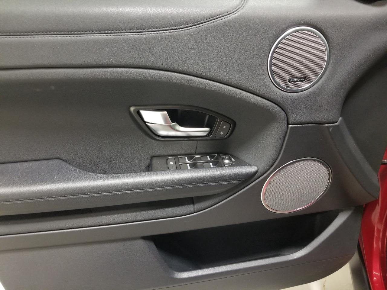 2019 Land Rover Range Rover Evoque SE 4x4 5-Door Photo