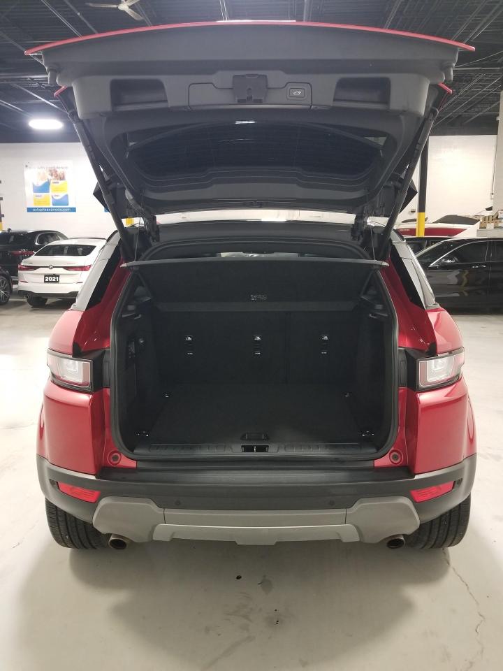 2019 Land Rover Range Rover Evoque SE 4x4 5-Door Photo