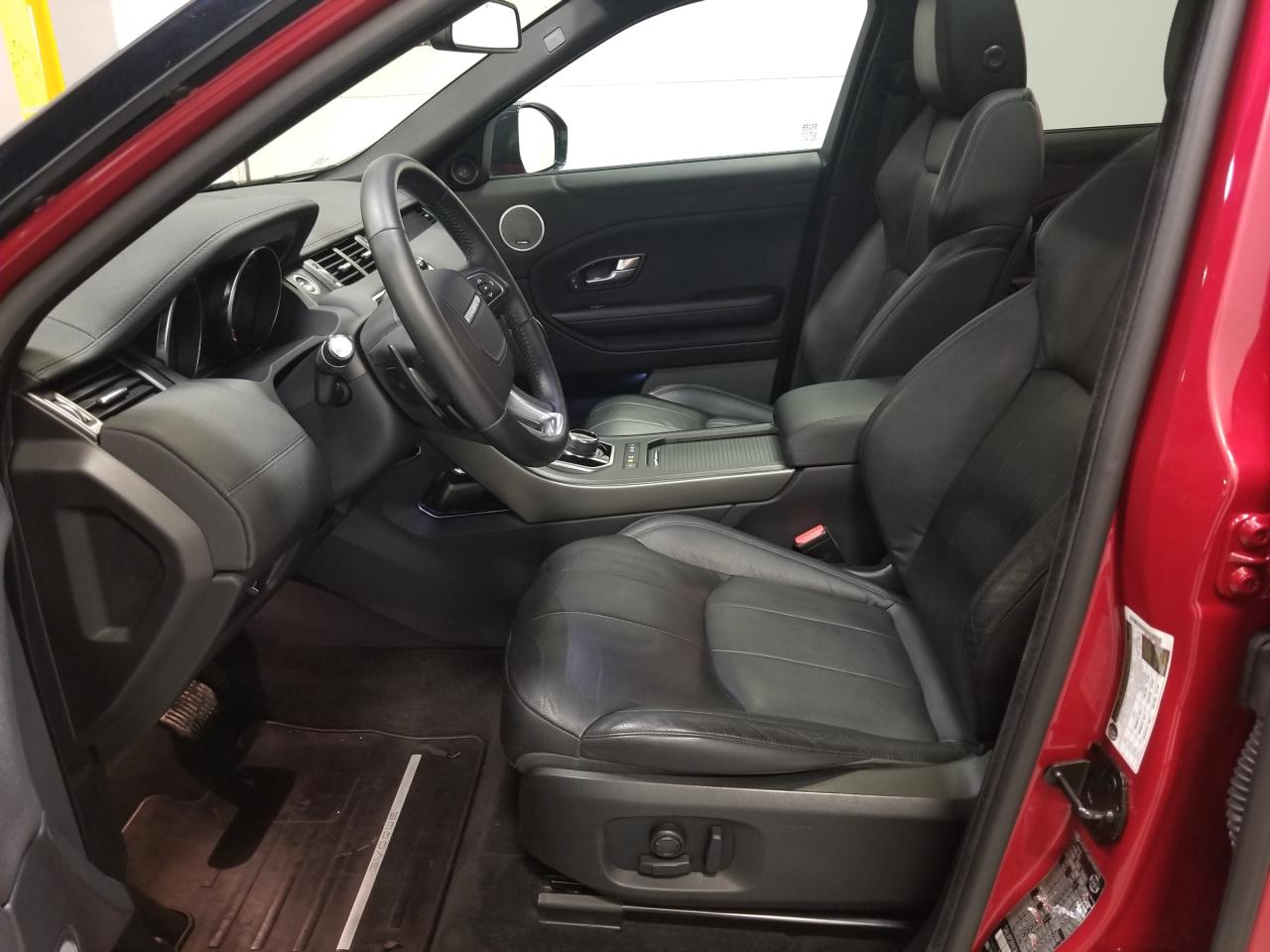 2019 Land Rover Range Rover Evoque SE 4x4 5-Door Photo