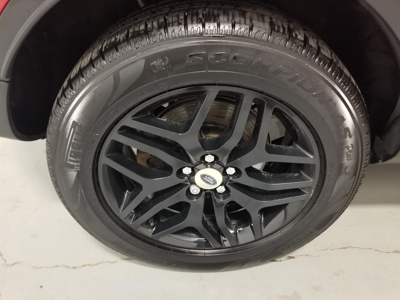 2019 Land Rover Range Rover Evoque SE 4x4 5-Door Photo