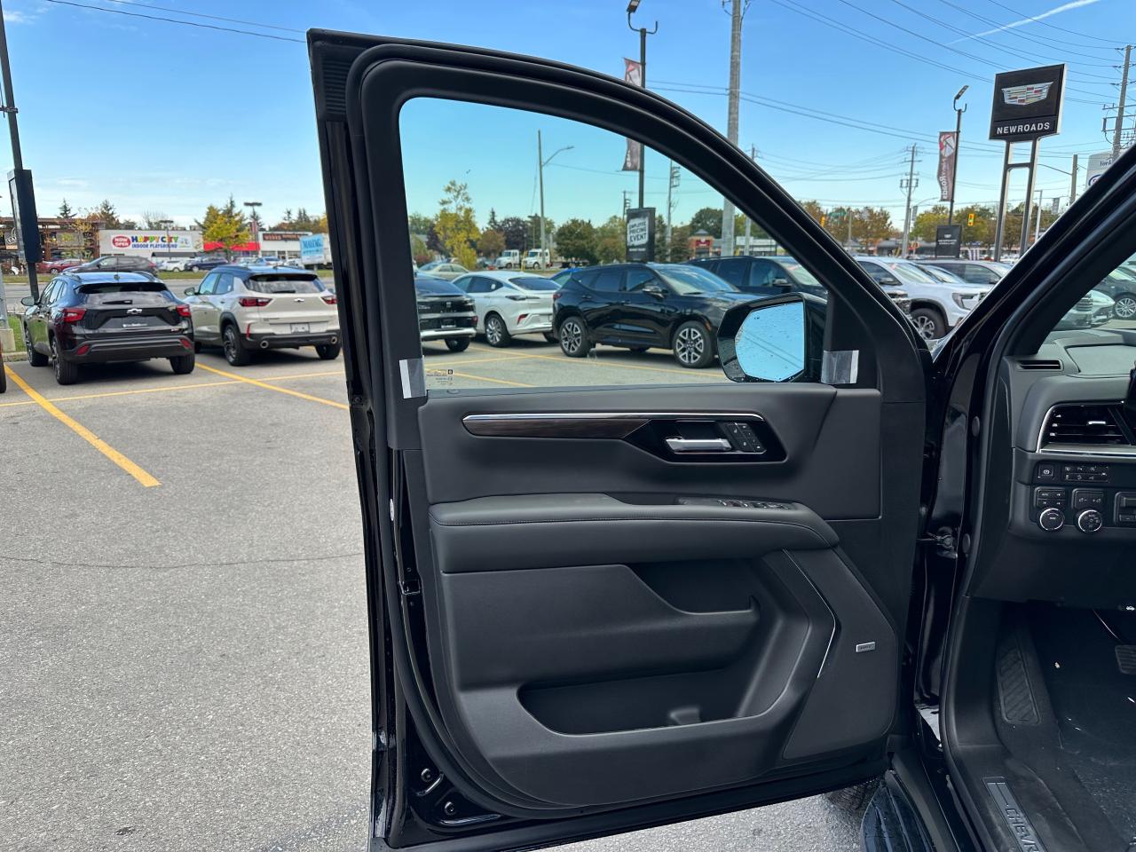 2026 Chevrolet Suburban LT 4dr 4x4 Photo