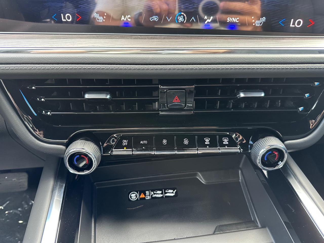 2026 Chevrolet Suburban LT 4dr 4x4 Photo