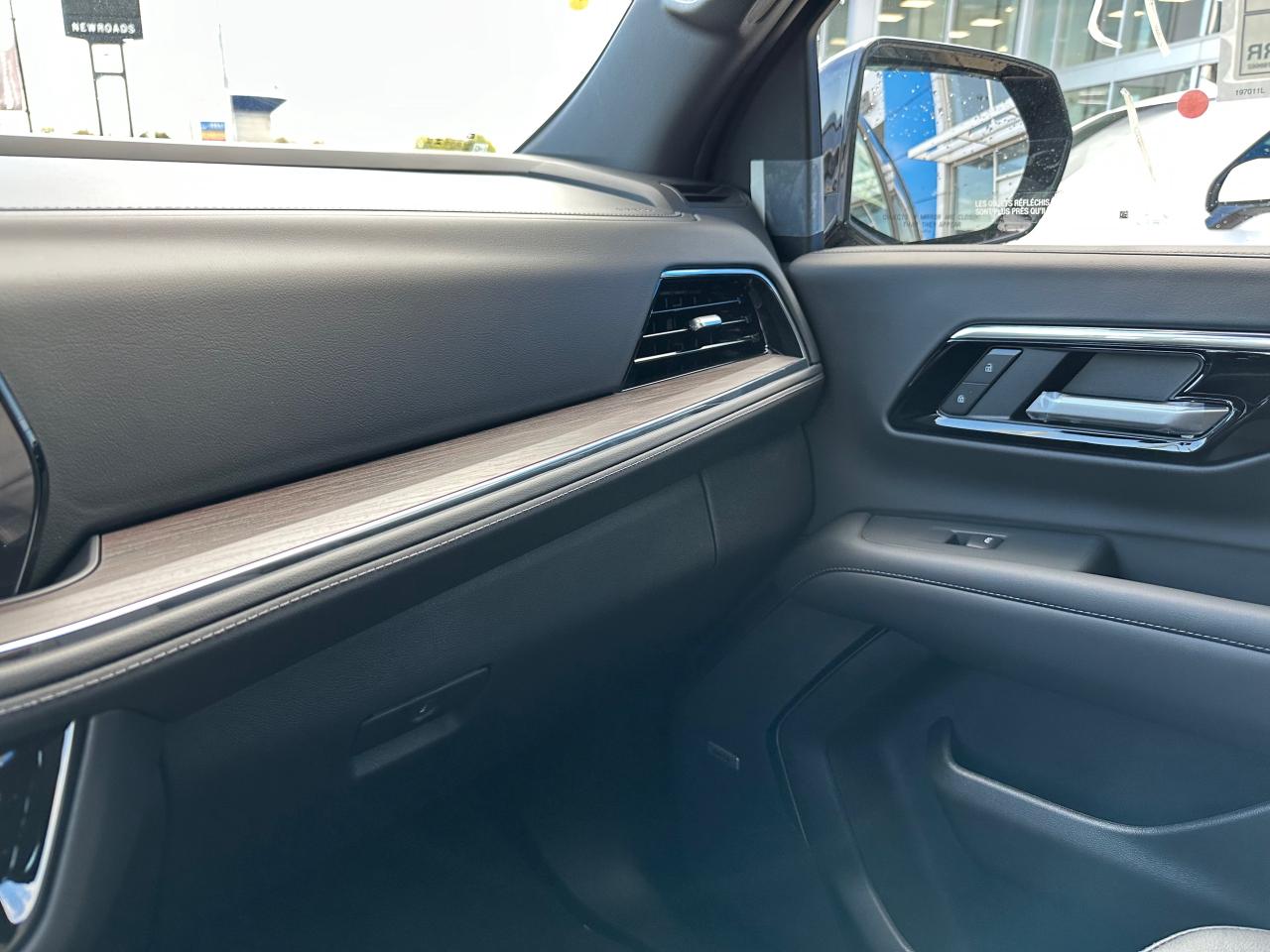 2026 Chevrolet Suburban LT 4dr 4x4 Photo