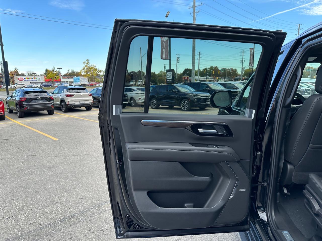 2026 Chevrolet Suburban LT 4dr 4x4 Photo