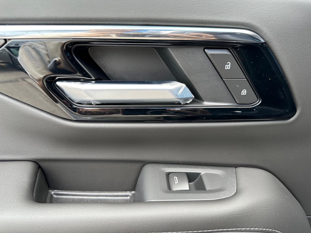 2026 Chevrolet Suburban LT 4dr 4x4 Photo