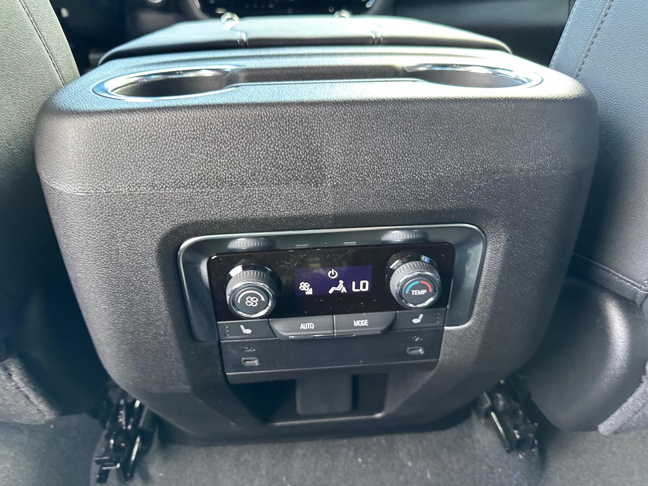 2026 Chevrolet Suburban LT 4dr 4x4 Photo