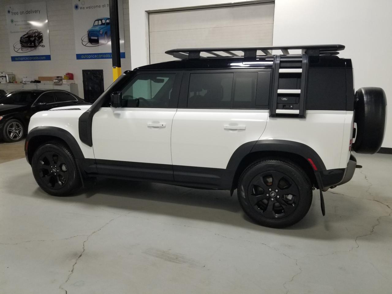 2022 Land Rover Defender X-Dynamic SE 4dr All-Wheel Drive 110 Photo