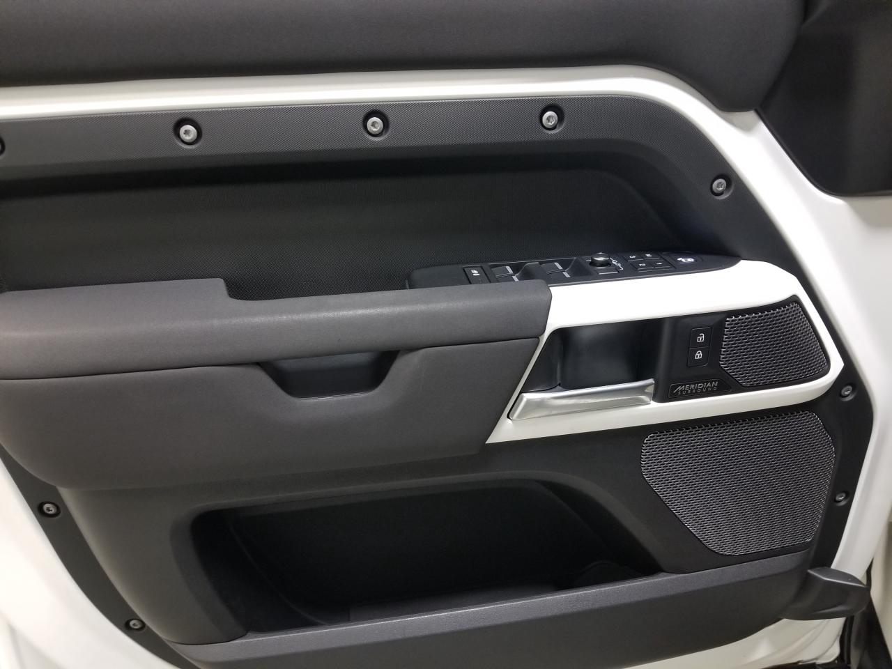 2022 Land Rover Defender X-Dynamic SE 4dr All-Wheel Drive 110 Photo