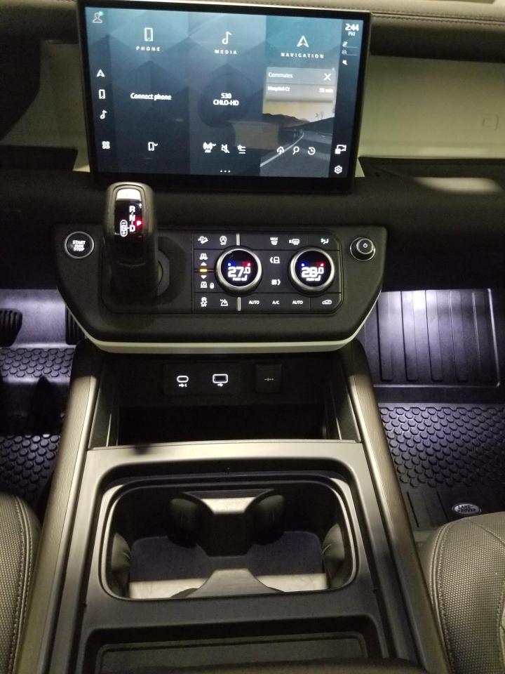 2022 Land Rover Defender X-Dynamic SE 4dr All-Wheel Drive 110 Photo