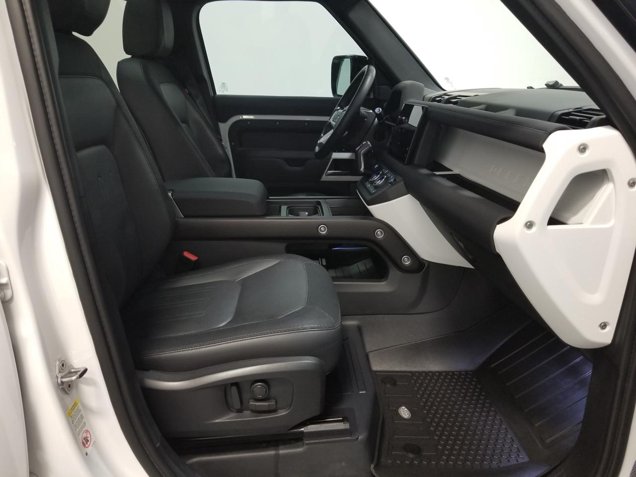 2022 Land Rover Defender X-Dynamic SE 4dr All-Wheel Drive 110 Photo