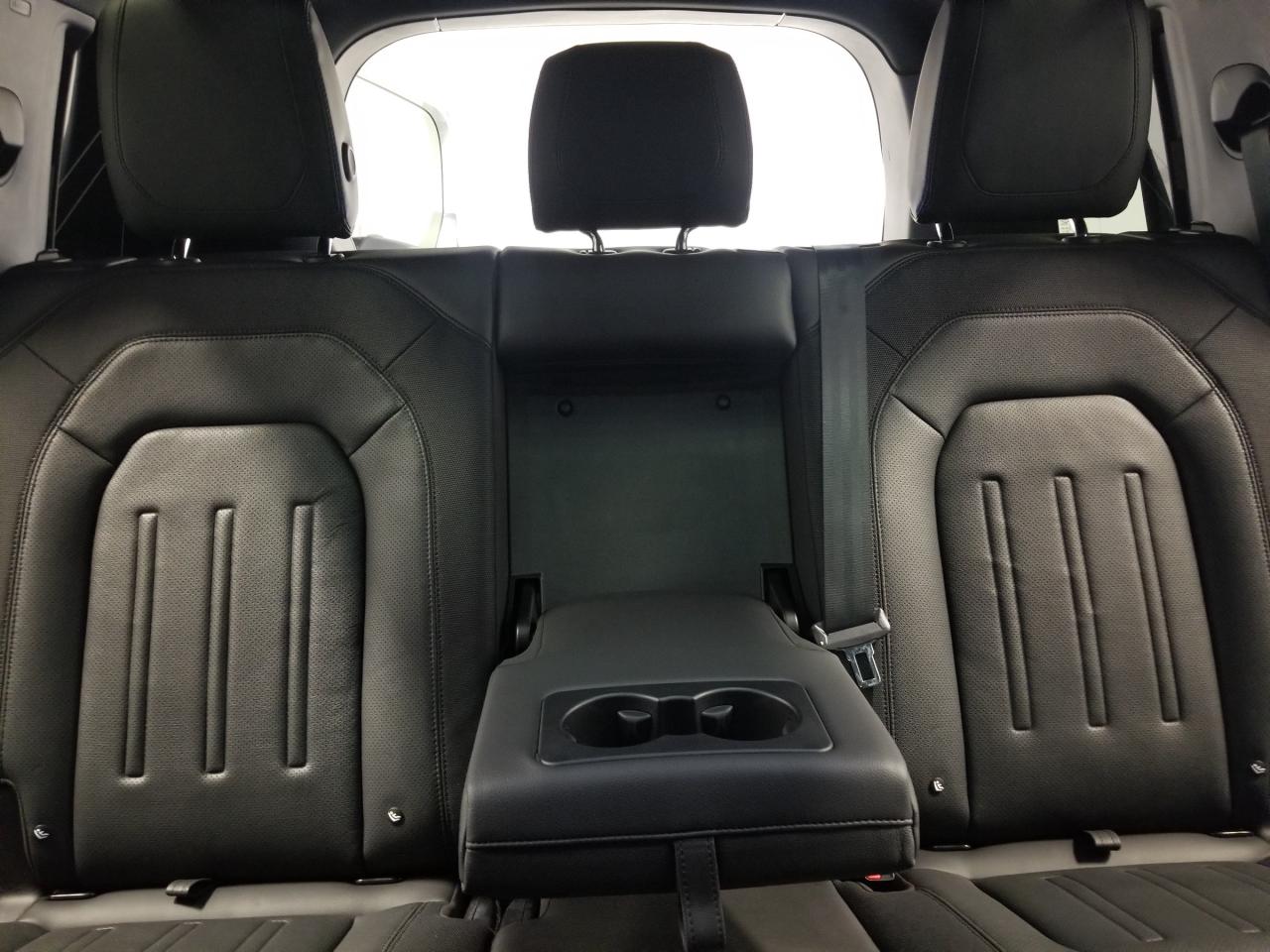 2022 Land Rover Defender X-Dynamic SE 4dr All-Wheel Drive 110 Photo