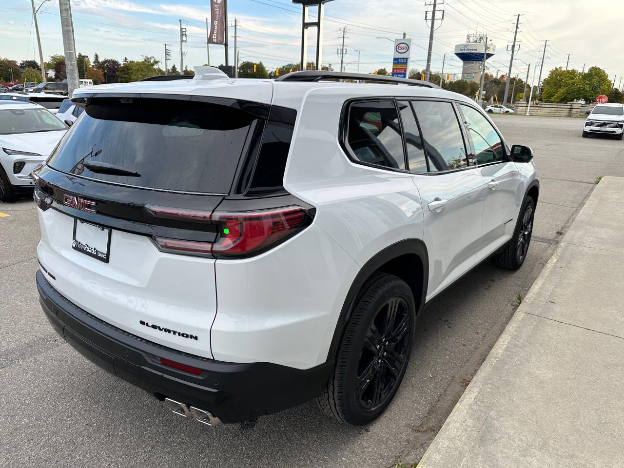 2026 GMC Acadia Elevation 4dr All-Wheel Drive Photo4