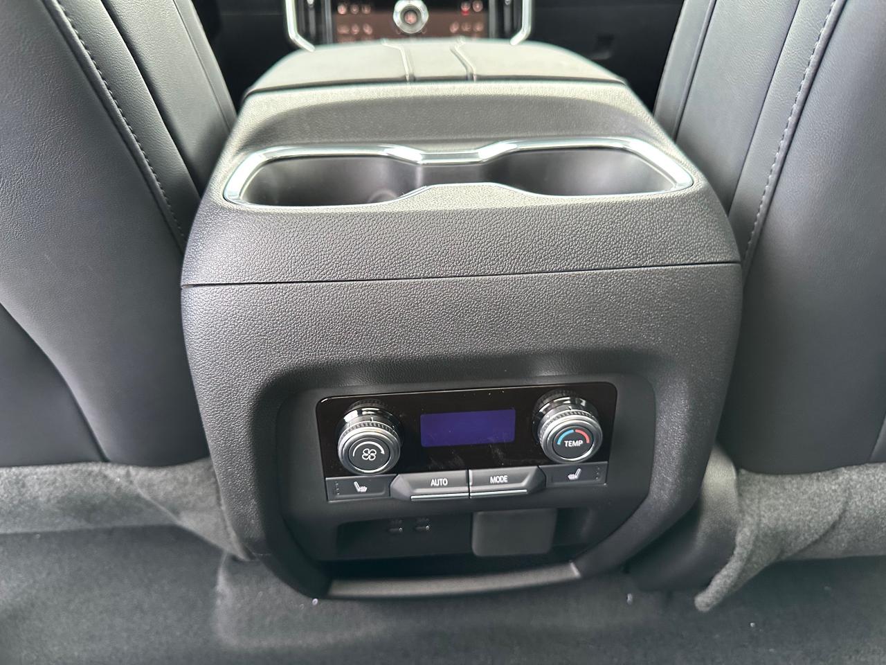 2026 GMC Acadia Elevation 4dr All-Wheel Drive Photo