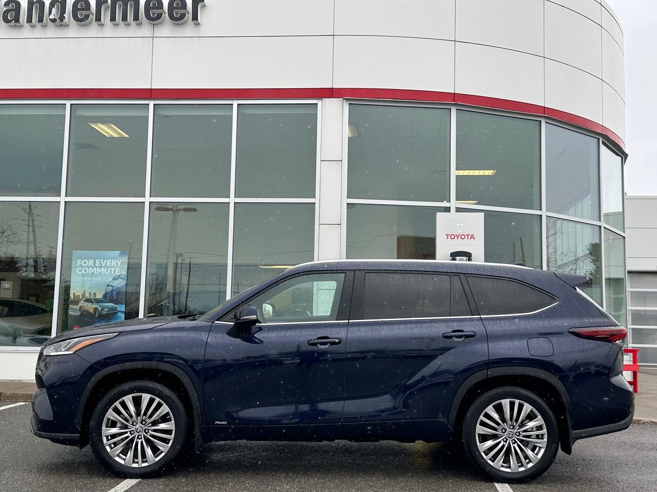 2024 Toyota Highlander Hybrid Limited 4dr All-Wheel Drive Photo