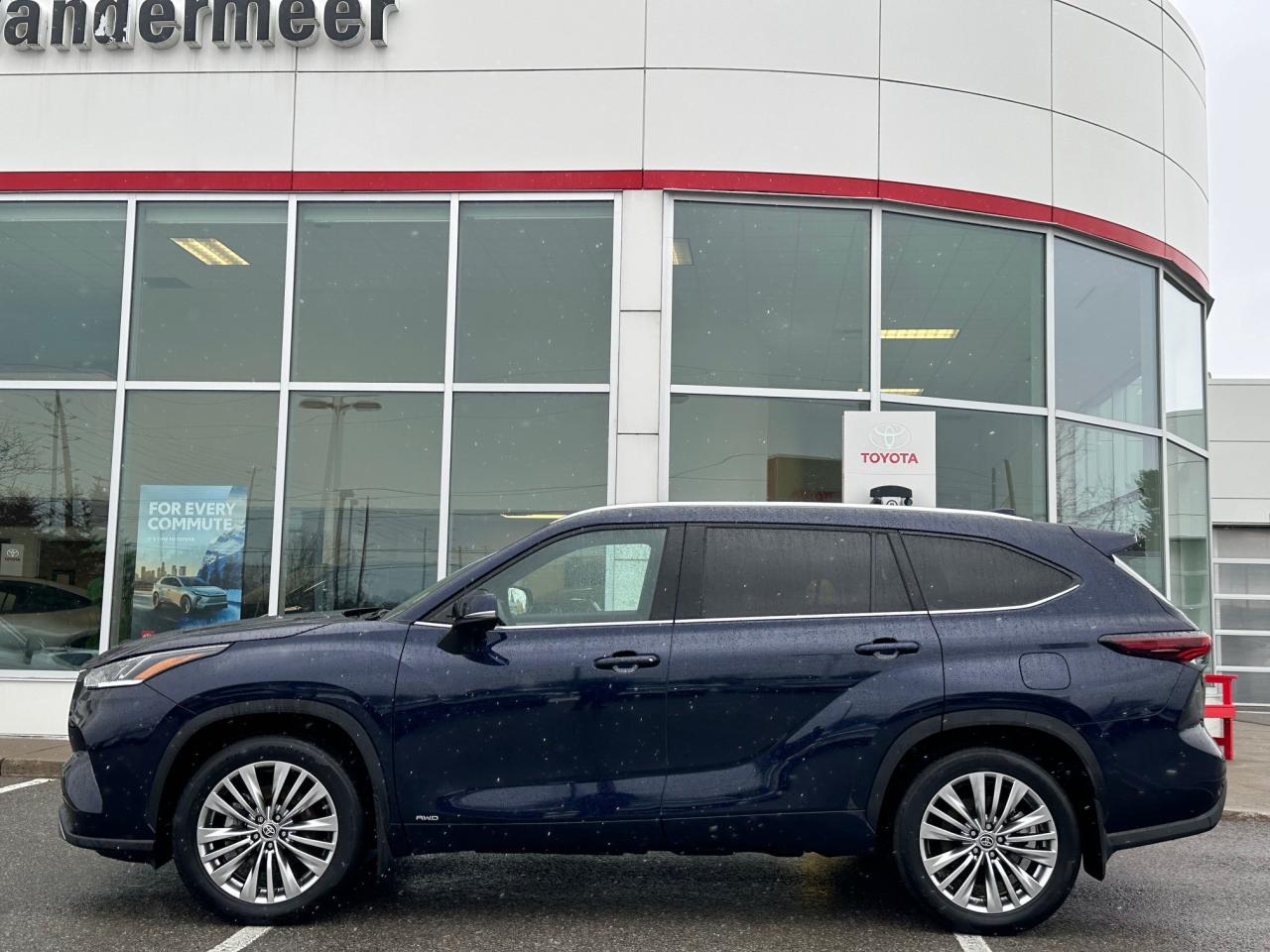 2024 Toyota Highlander Hybrid Limited 4dr All-Wheel Drive Photo