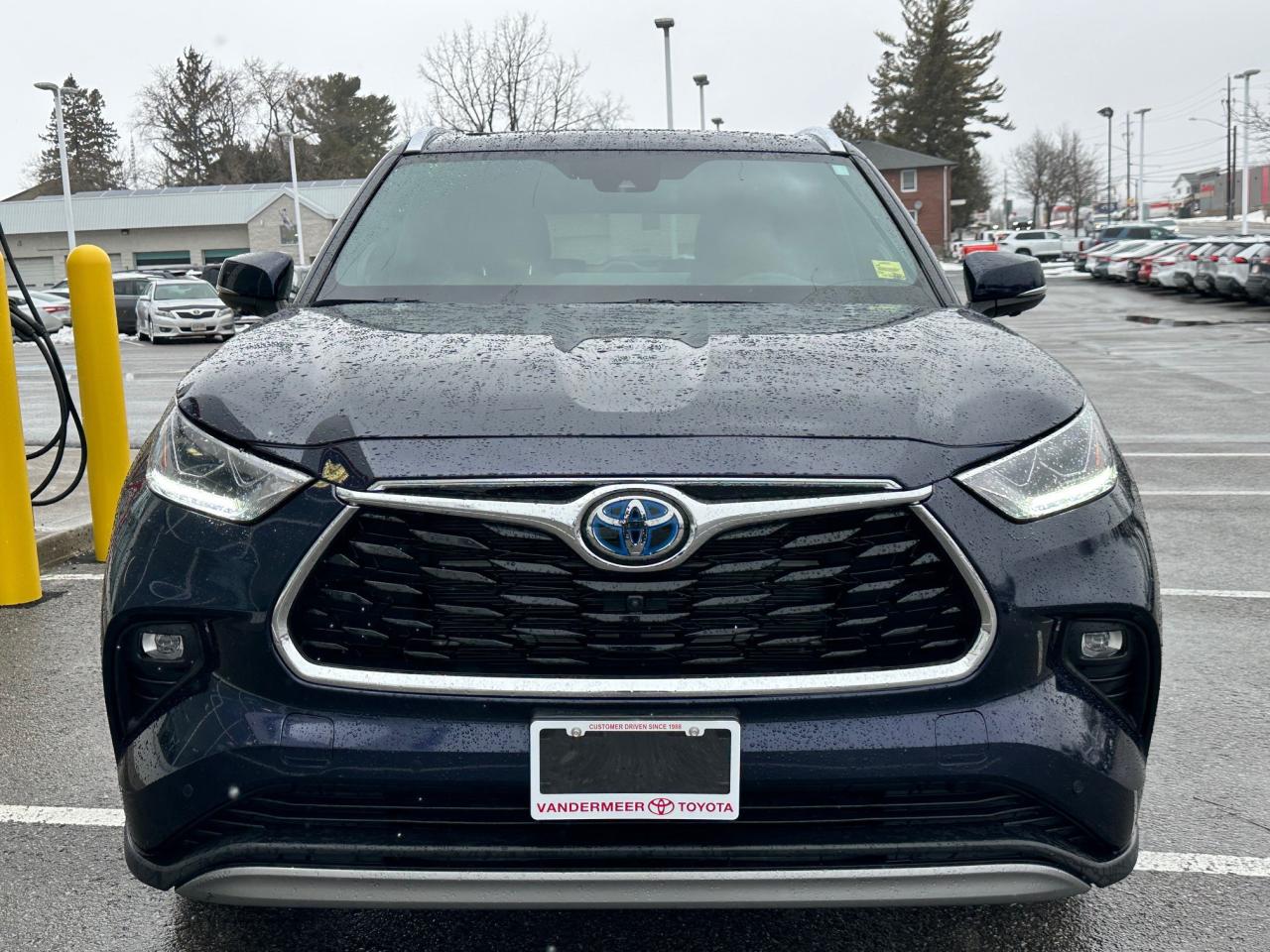 2024 Toyota Highlander Hybrid Limited 4dr All-Wheel Drive Photo