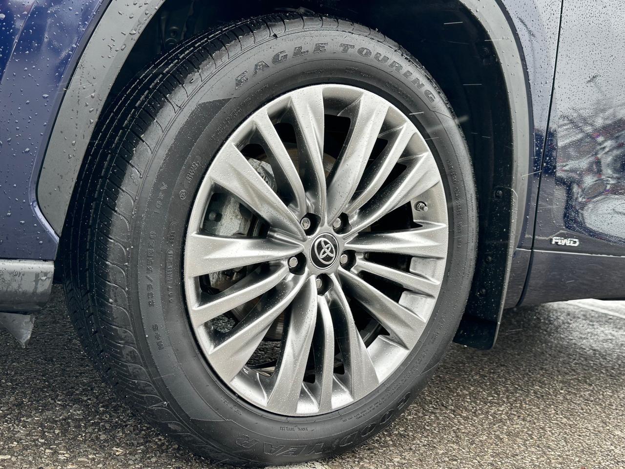 2024 Toyota Highlander Hybrid Limited 4dr All-Wheel Drive Photo