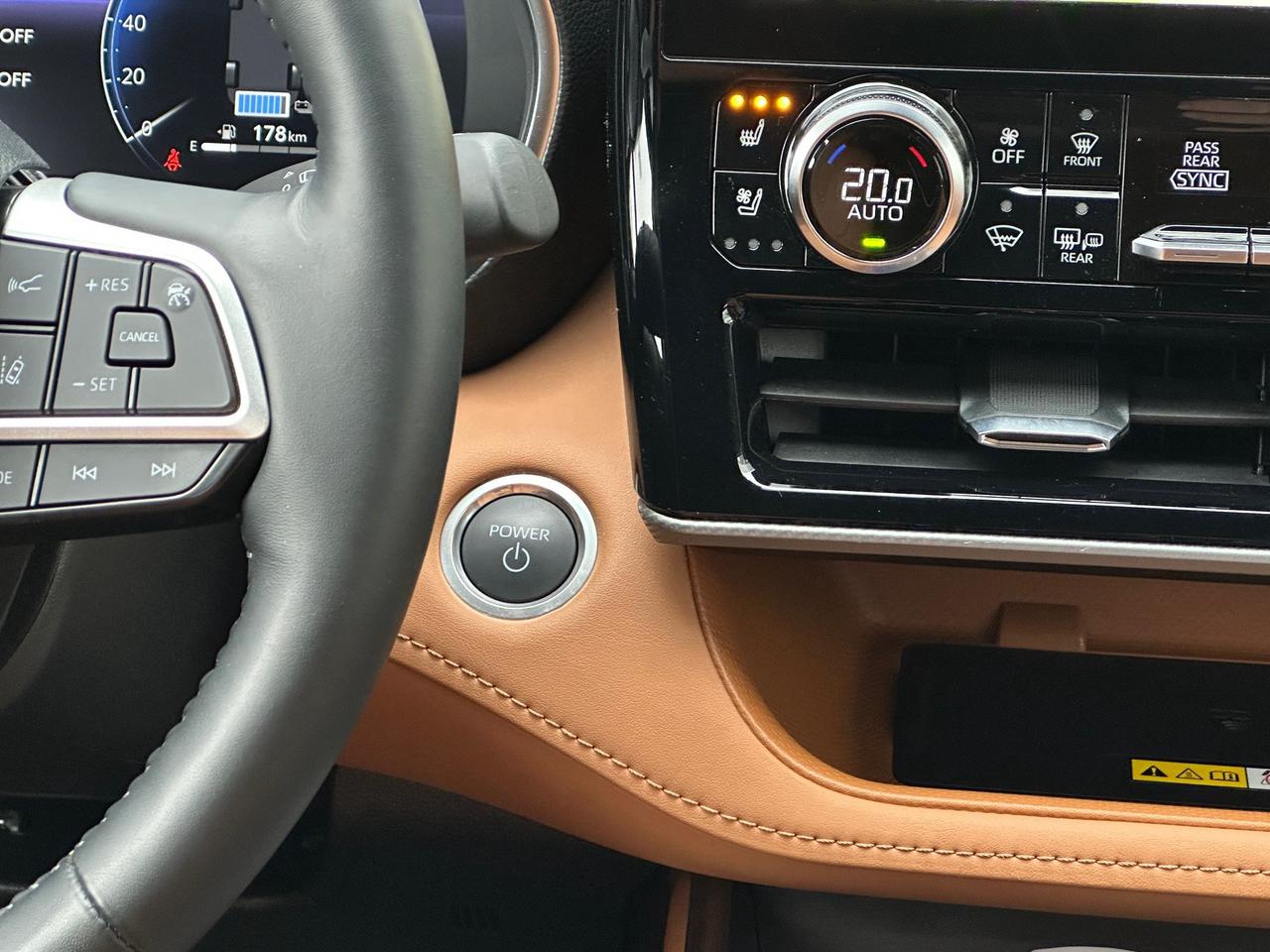 2024 Toyota Highlander Hybrid Limited 4dr All-Wheel Drive Photo