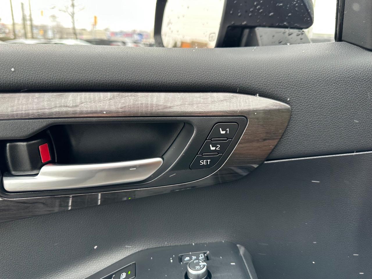 2024 Toyota Highlander Hybrid Limited 4dr All-Wheel Drive Photo