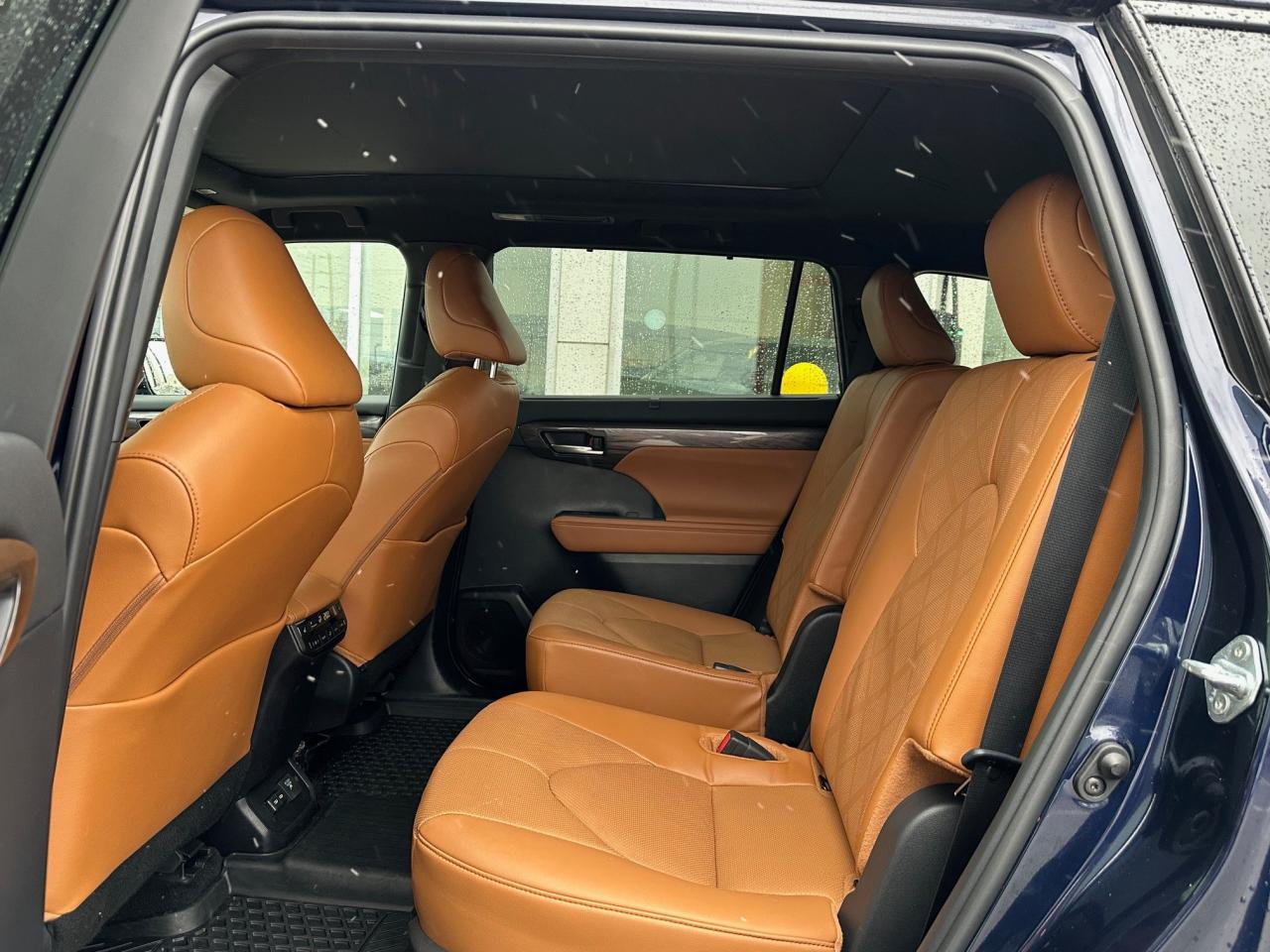 2024 Toyota Highlander Hybrid Limited 4dr All-Wheel Drive Photo