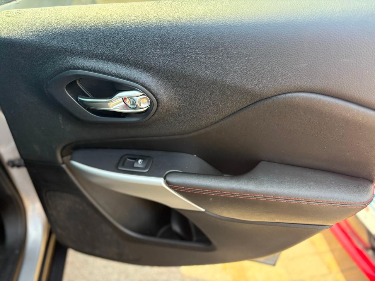 2018 Jeep Cherokee Trailhawk 4dr 4x4 Photo