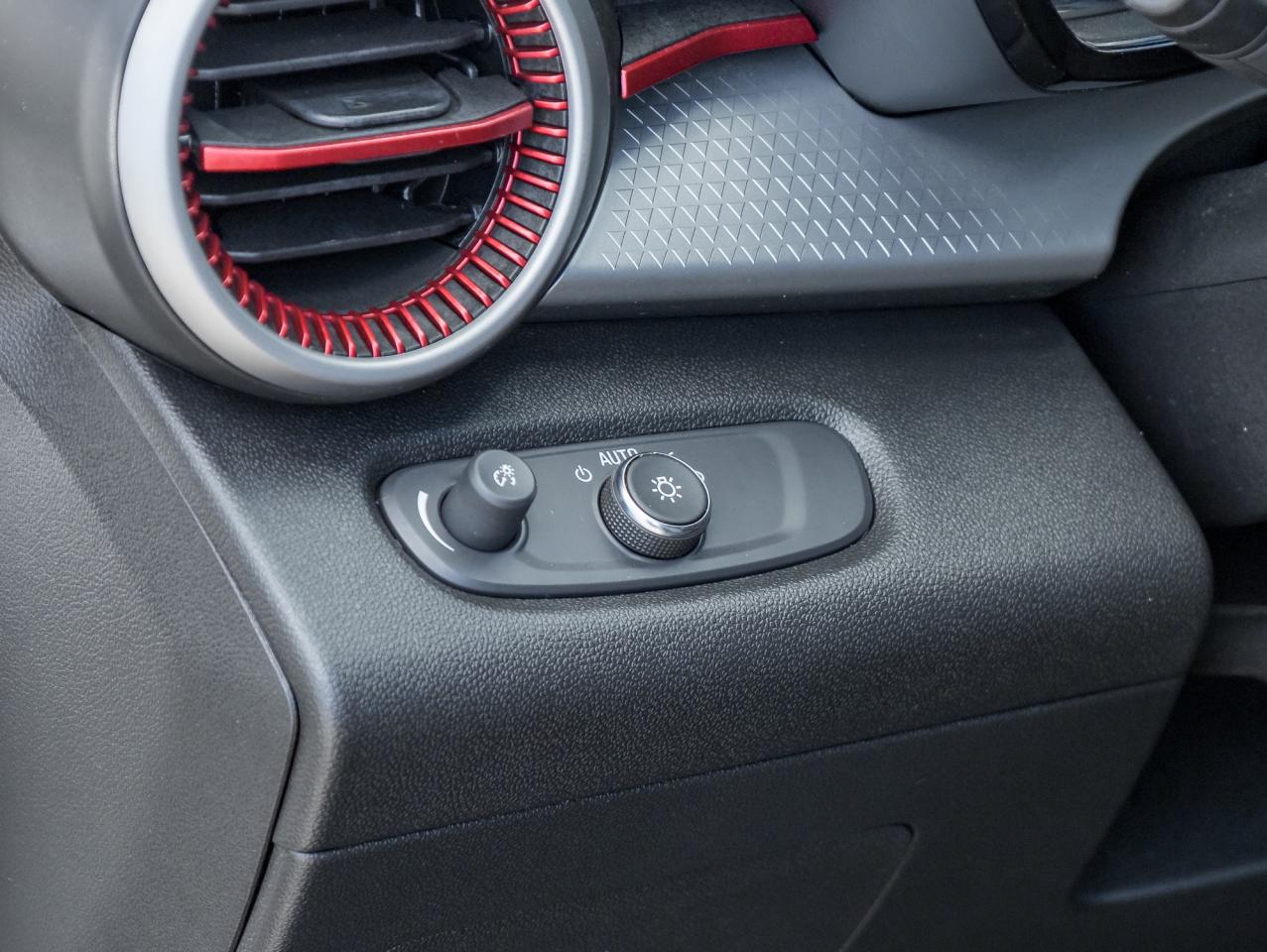 2024 Chevrolet Trax 1RS 4dr Front-Wheel Drive Photo