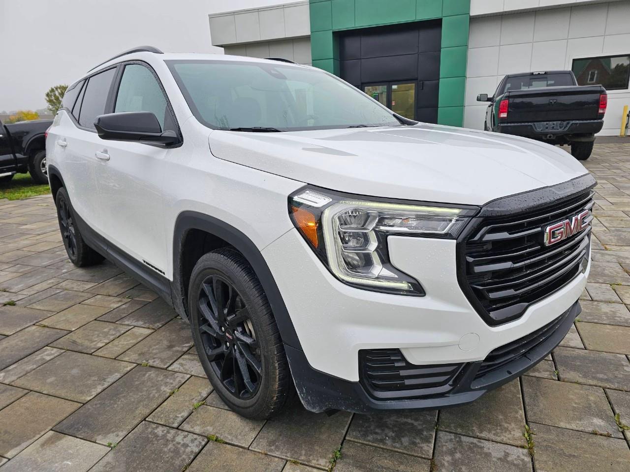 2023 GMC Terrain SLE All-wheel Drive Photo2