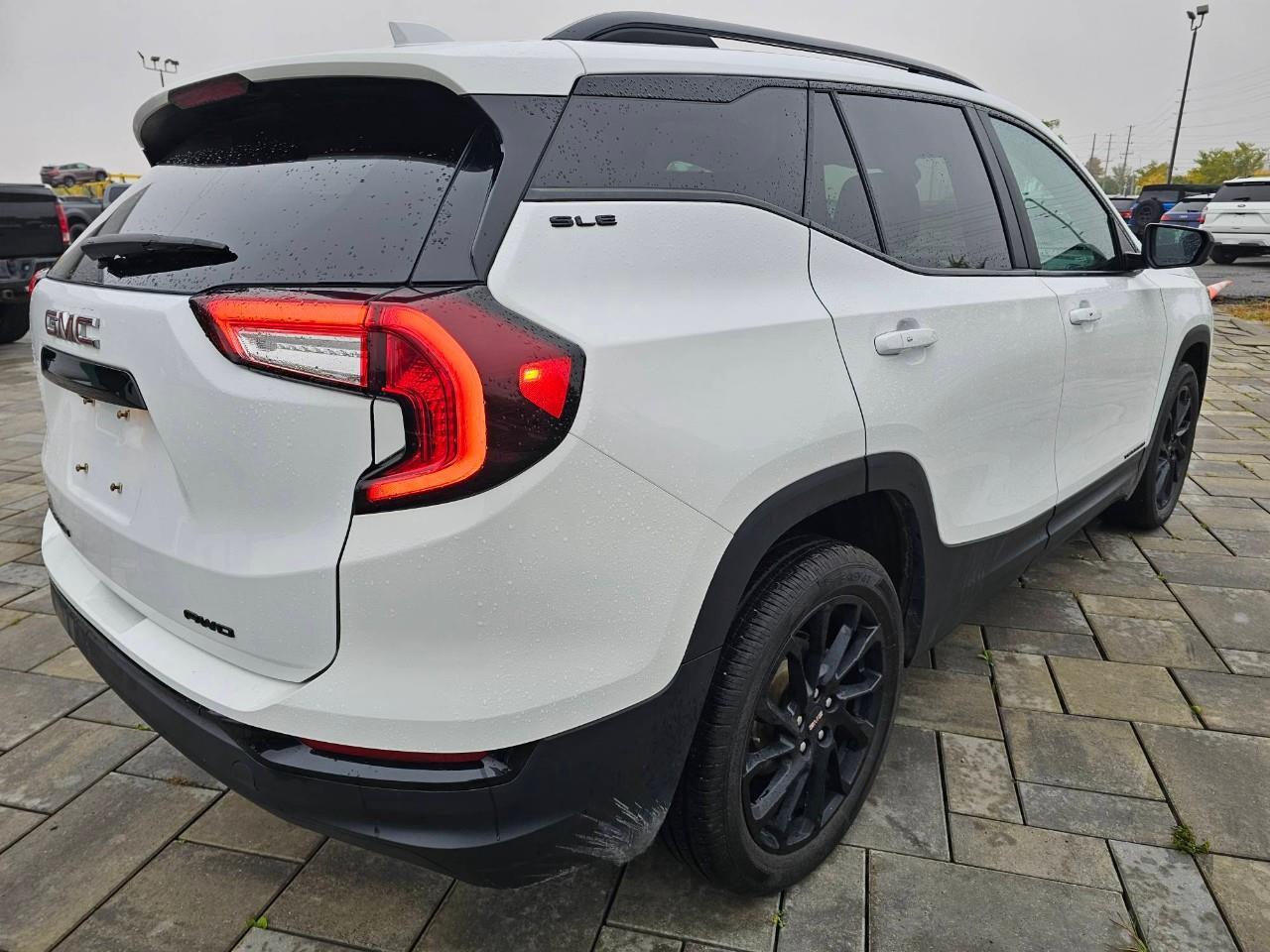 2023 GMC Terrain SLE All-wheel Drive Photo4