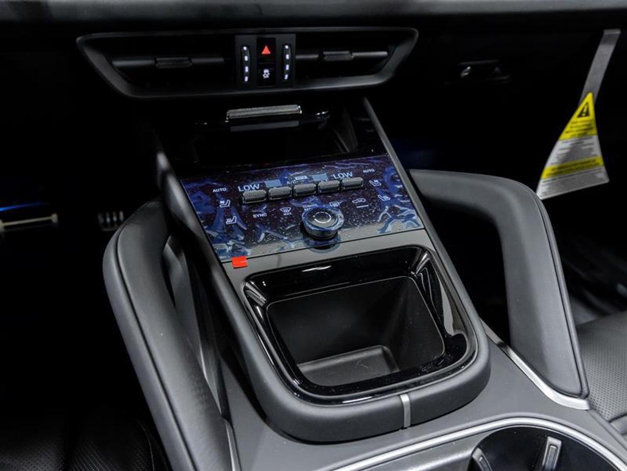 2025 Porsche Cayenne  Photo