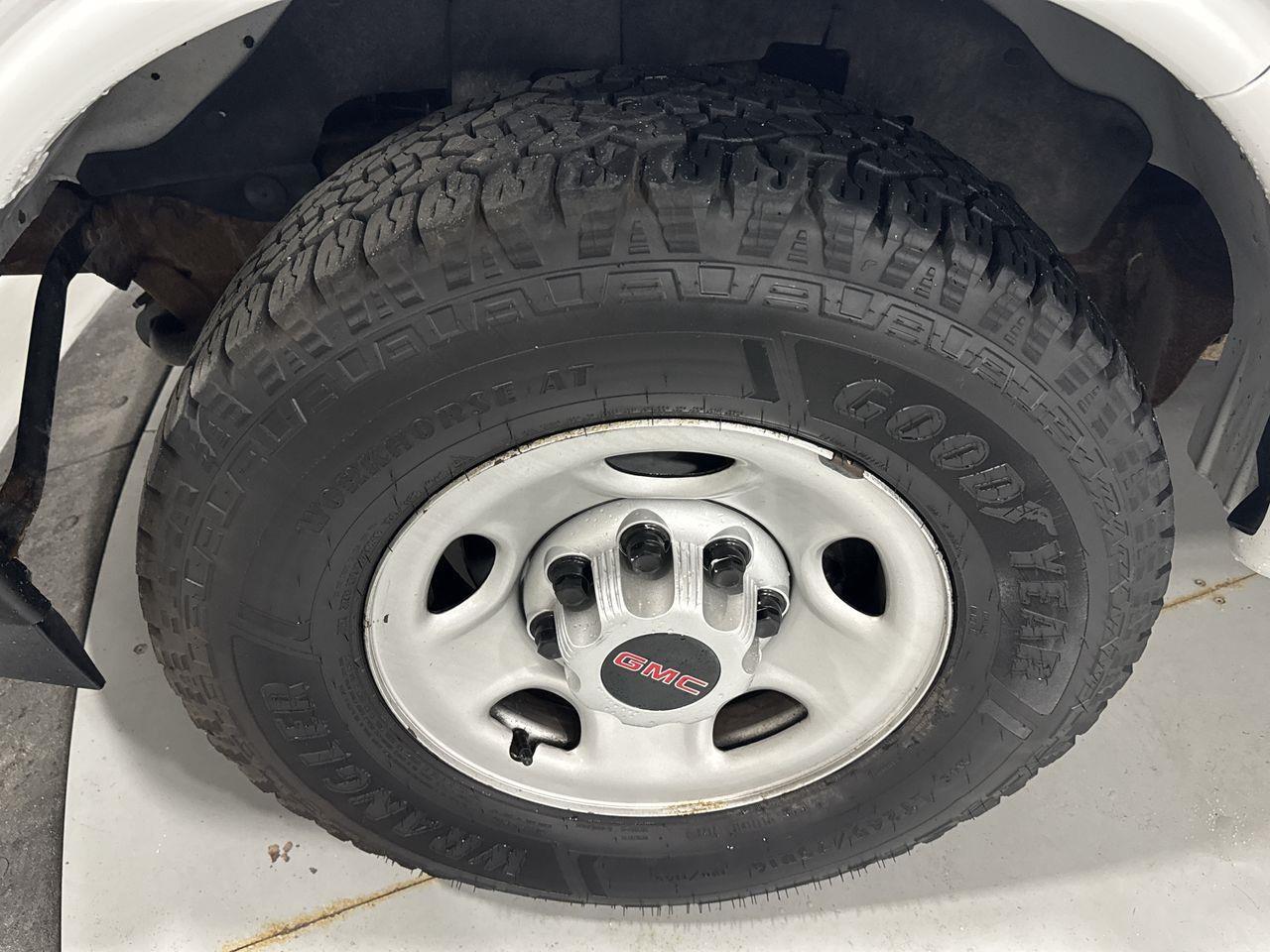 2020 GMC Savana 2500 Work Van Rear-Wheel Drive Cargo Van Photo