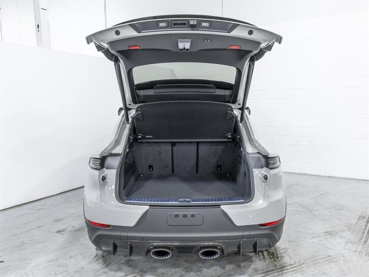 2025 Porsche Cayenne  Photo