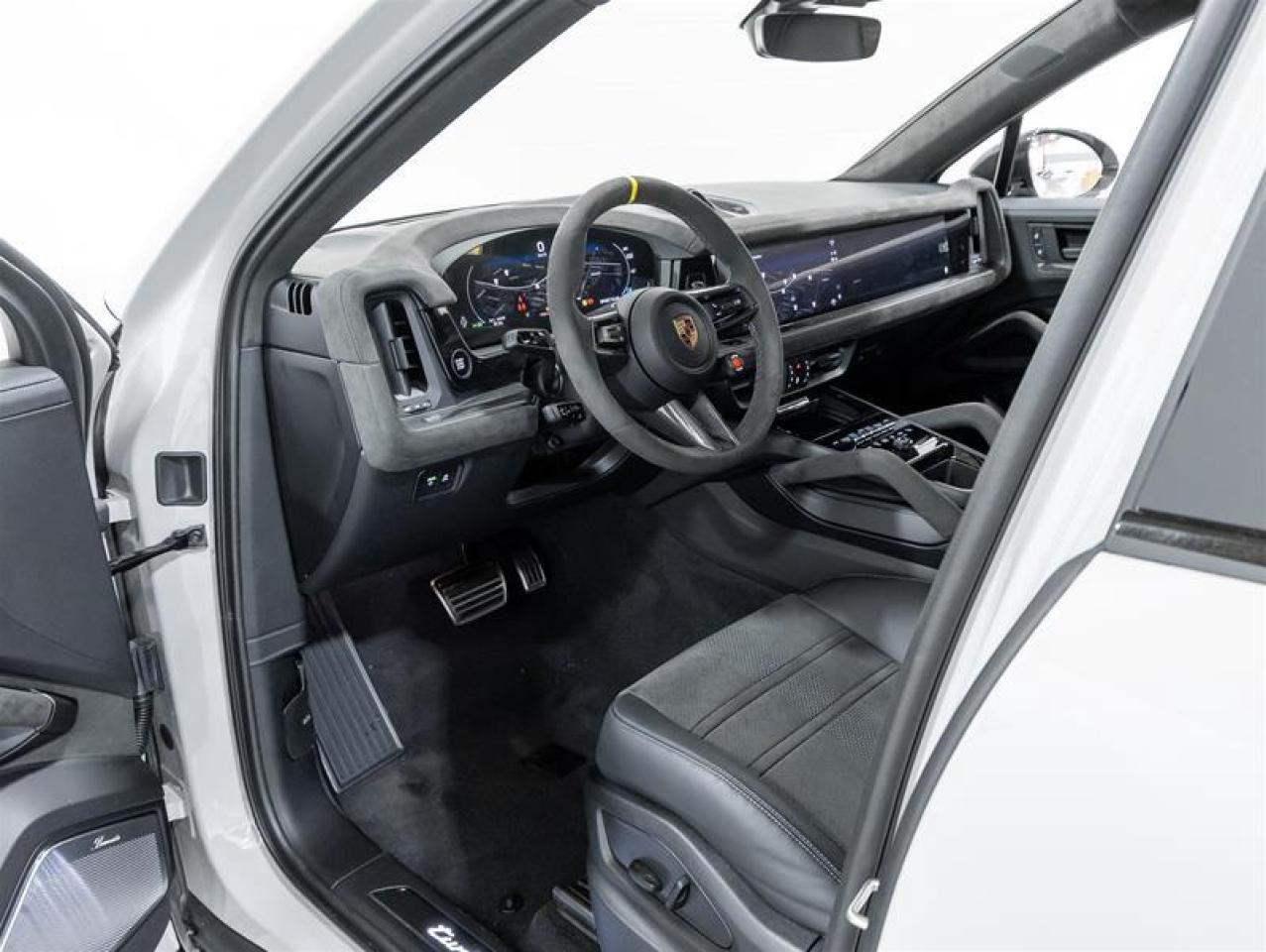 2025 Porsche Cayenne  Photo