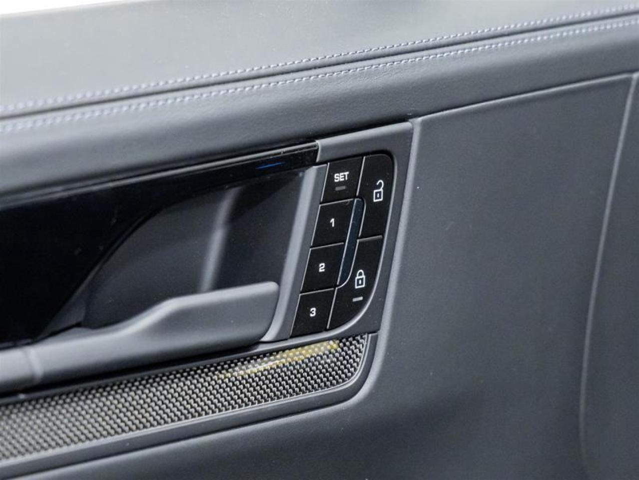 2025 Porsche Cayenne  Photo