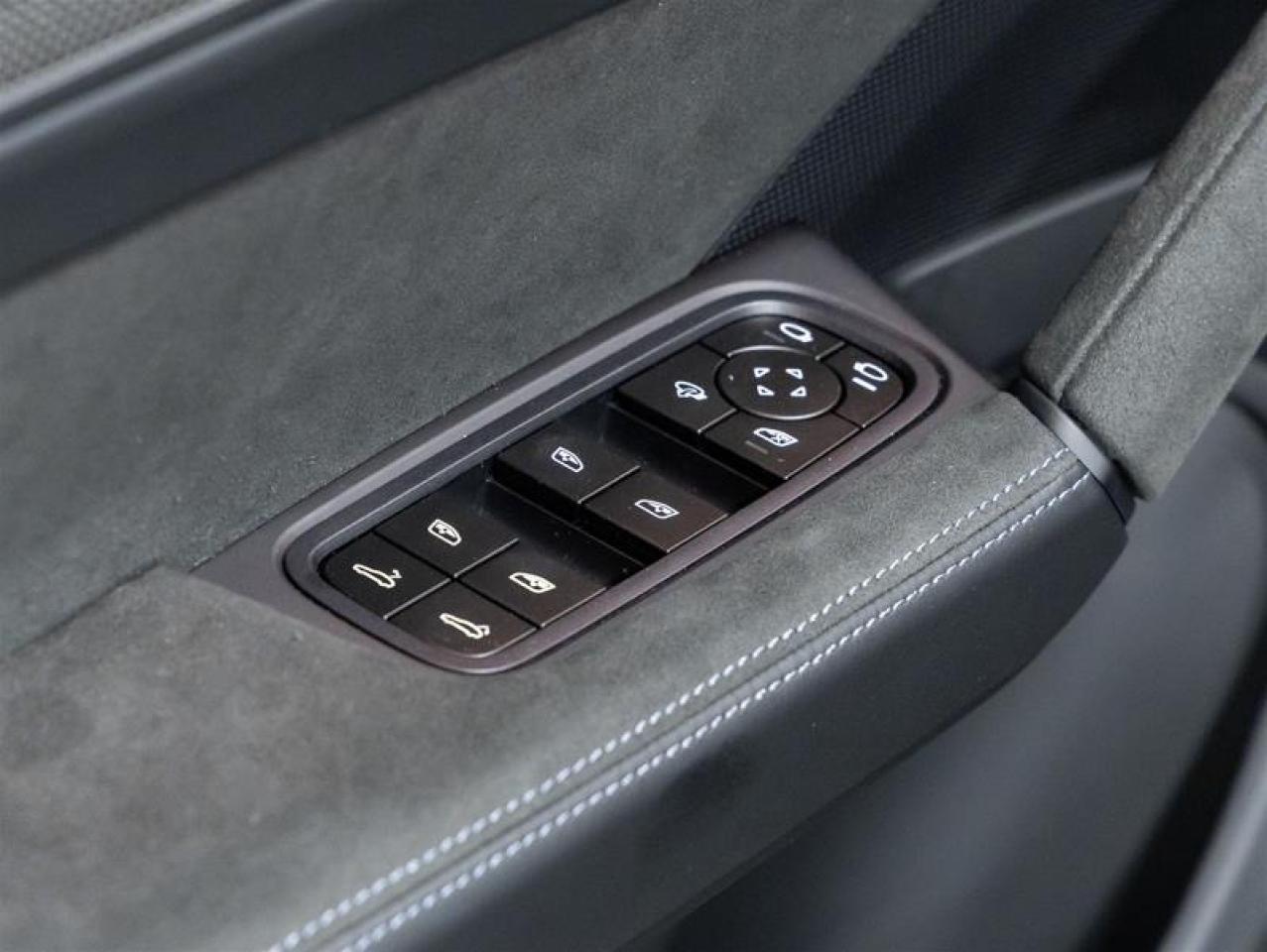 2025 Porsche Cayenne  Photo