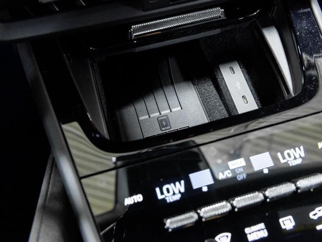 2025 Porsche Cayenne  Photo