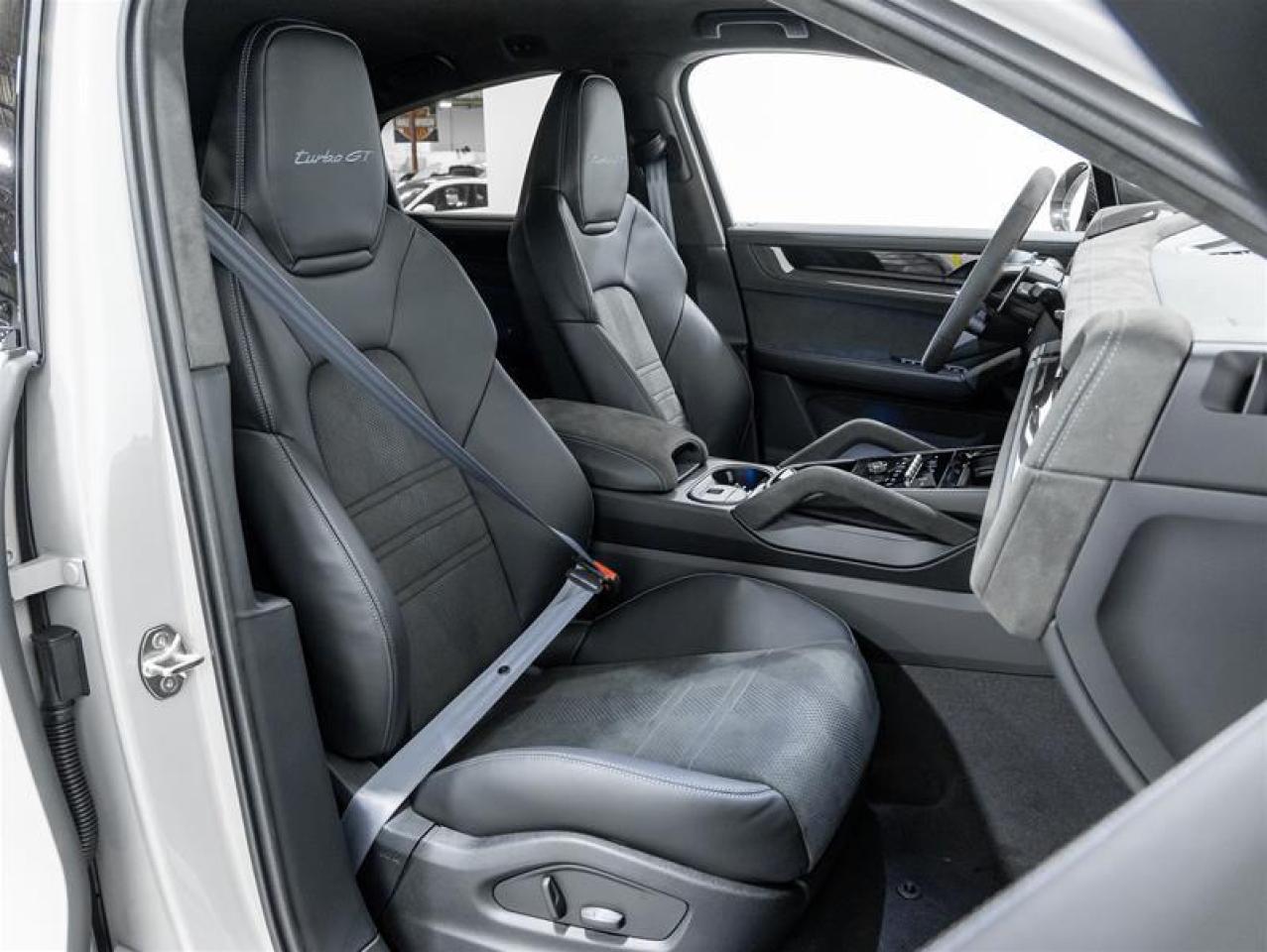 2025 Porsche Cayenne  Photo