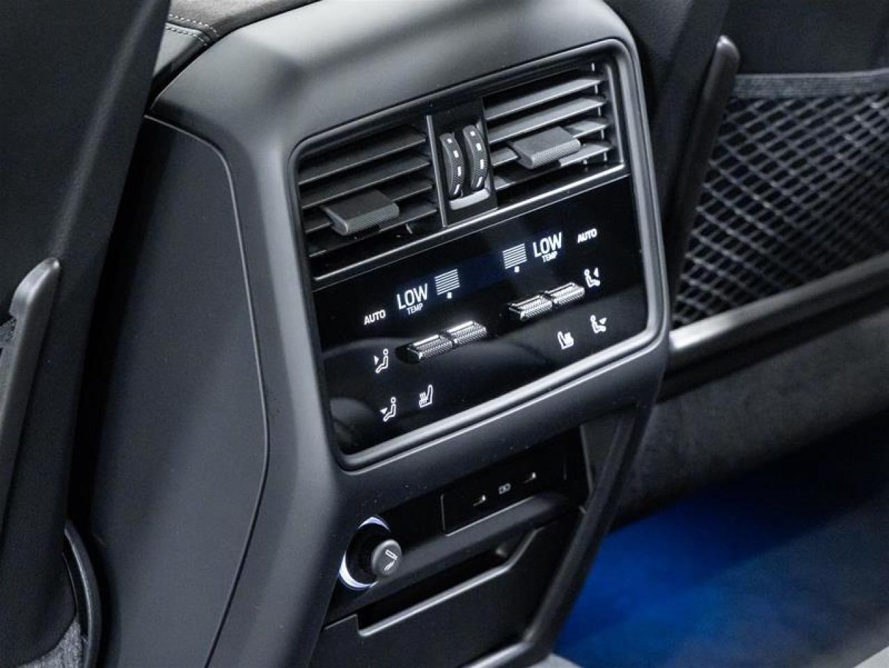 2025 Porsche Cayenne  Photo