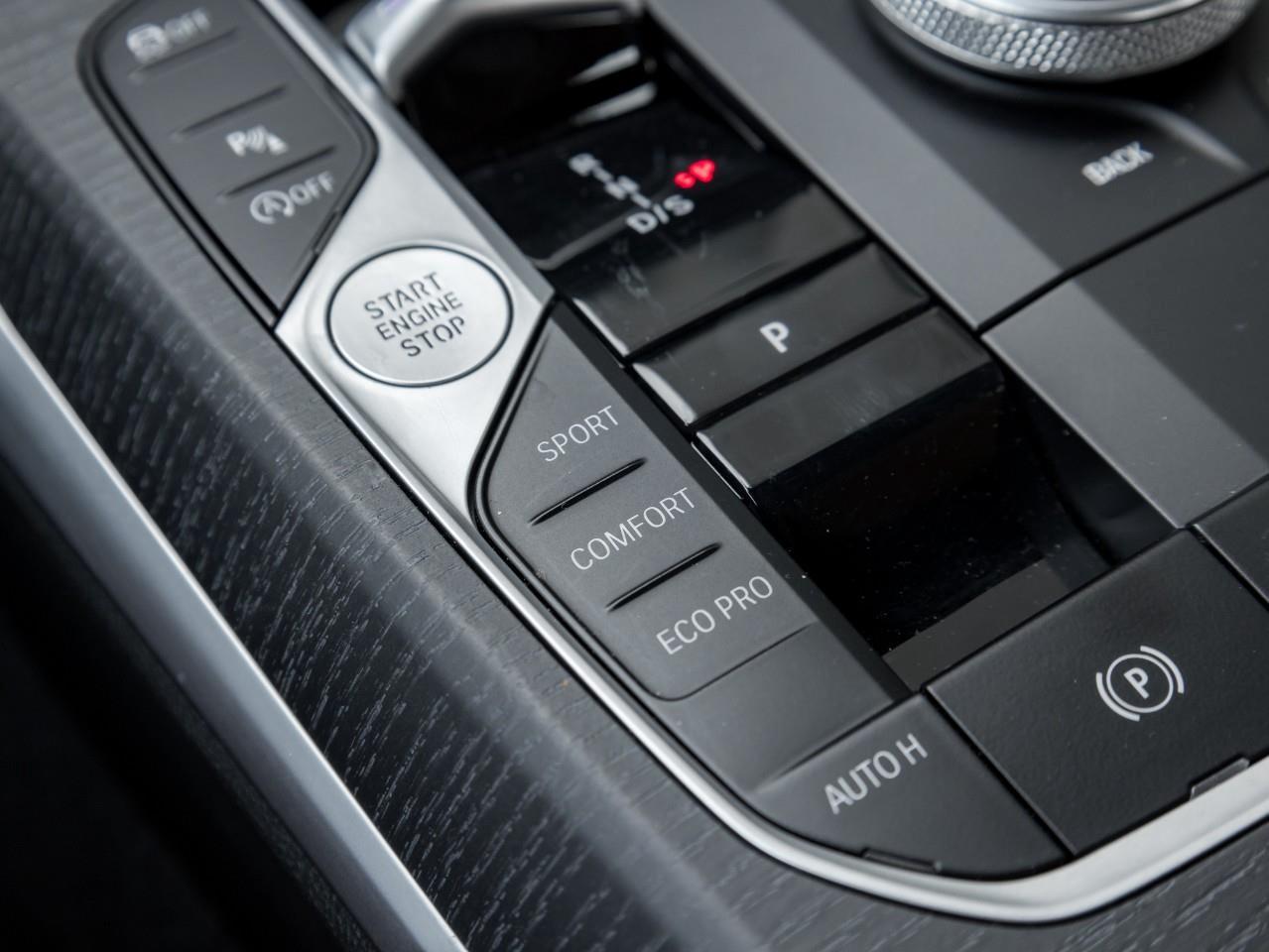 2025 BMW 230 i xDrive 2dr All-Wheel Drive Coupe Photo