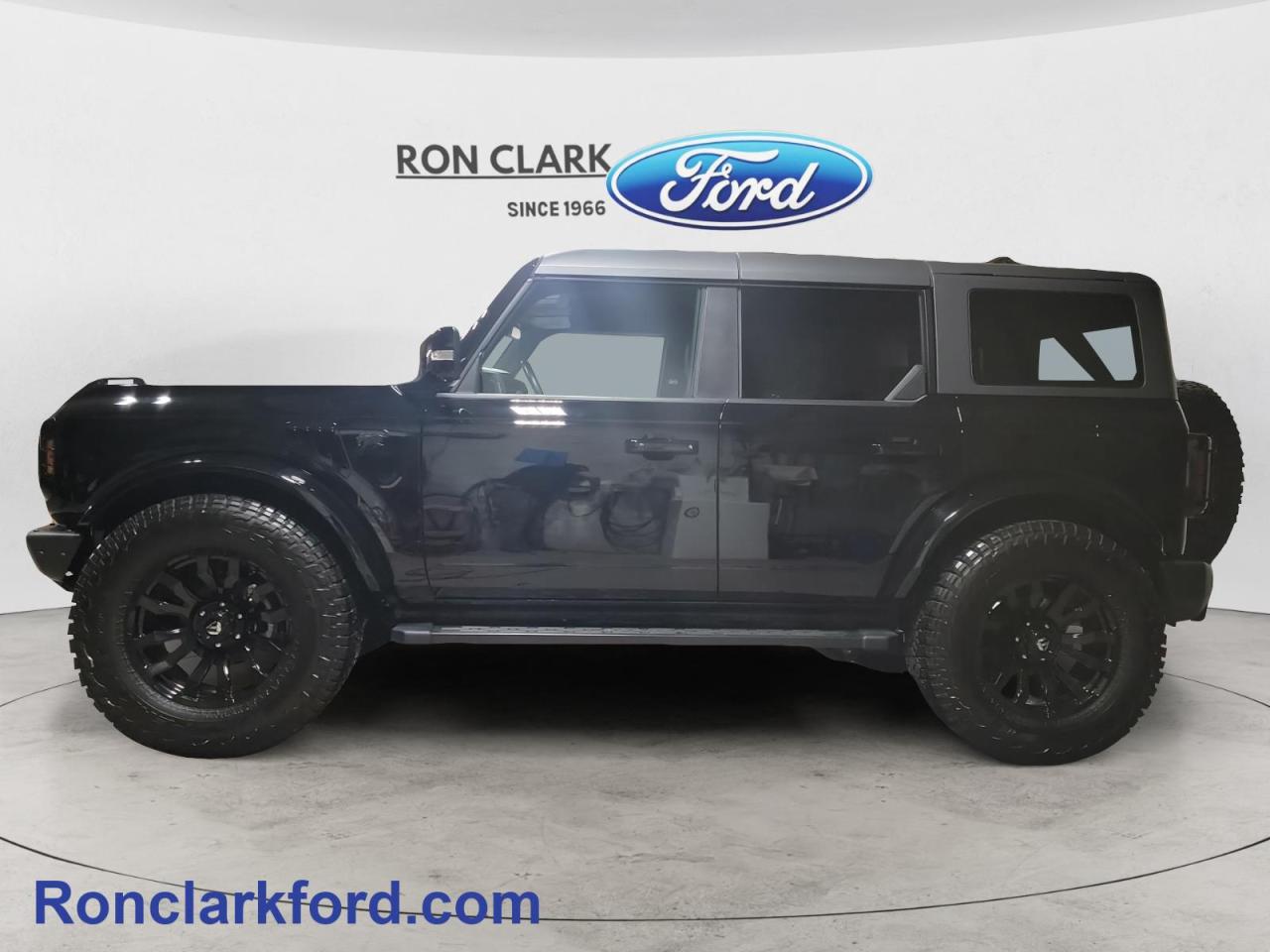 2024 Ford Bronco Outer Banks 4dr 4x4 Photo