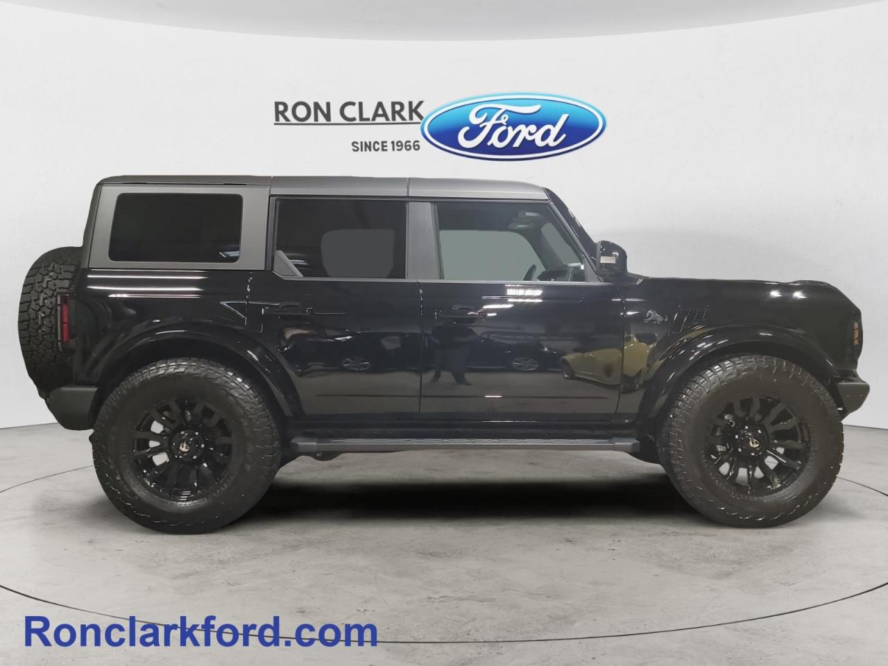 2024 Ford Bronco Outer Banks 4dr 4x4 Photo