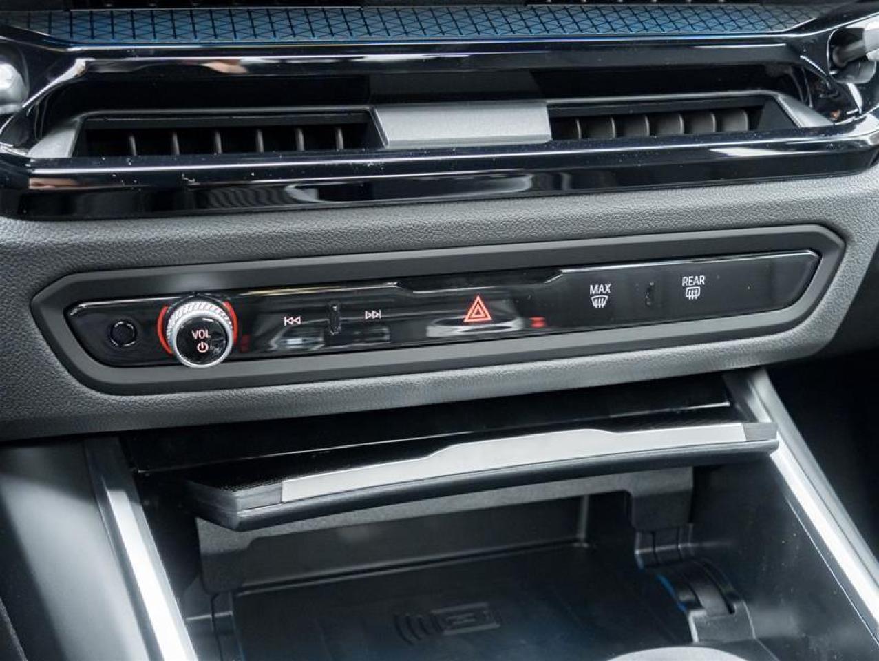 2026 BMW 330 i xDrive 4dr All-Wheel Drive Sedan Photo