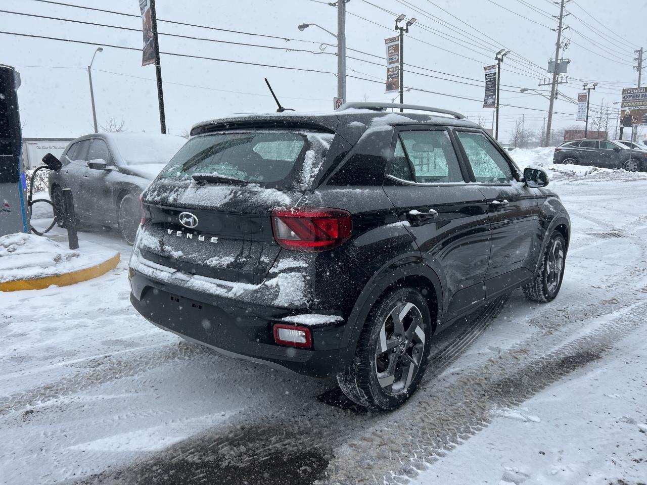 2025 Hyundai Venue Ultimate IVT   Starting from 4.49% OAC Photo4