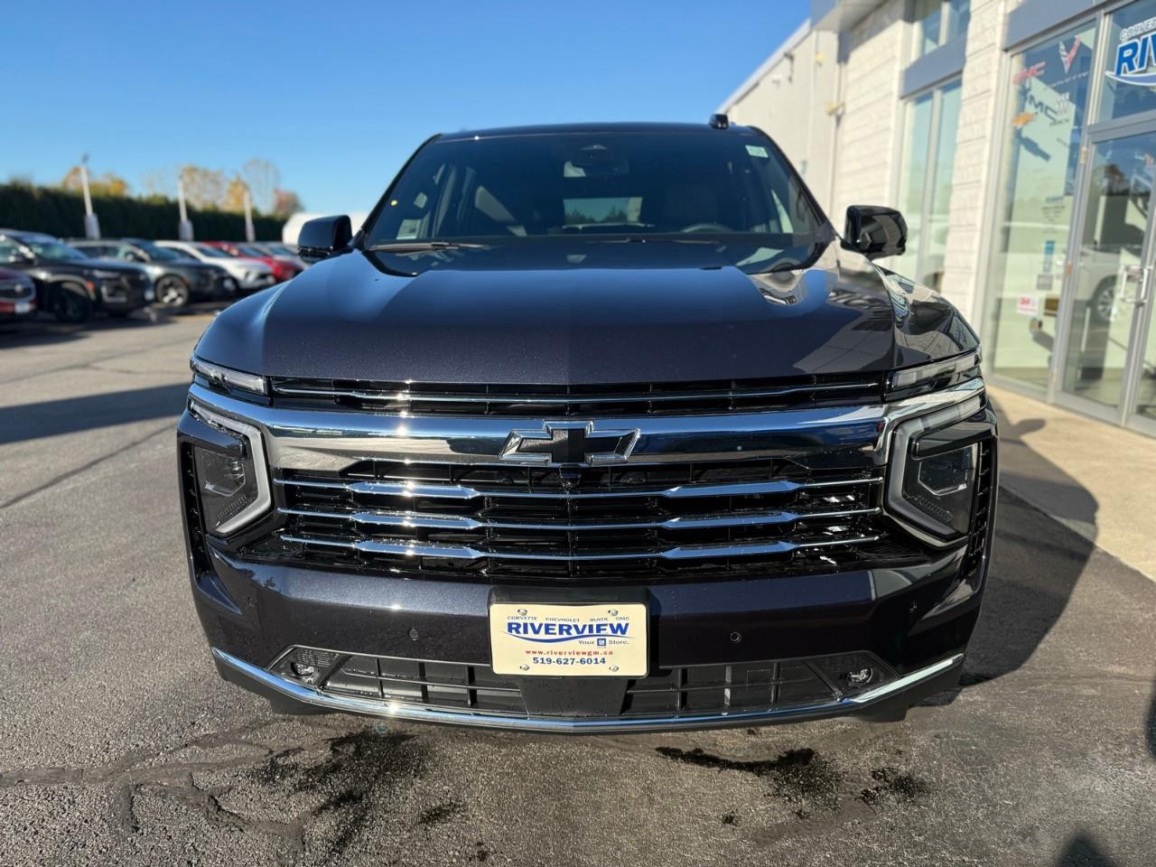 2026 Chevrolet Suburban LT 4dr 4x4 Photo2