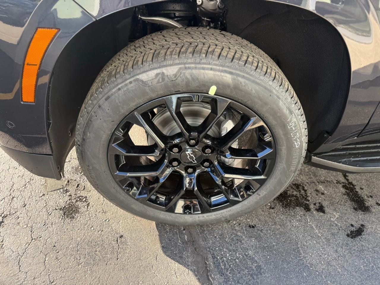 2026 Chevrolet Suburban LT 4dr 4x4 Photo