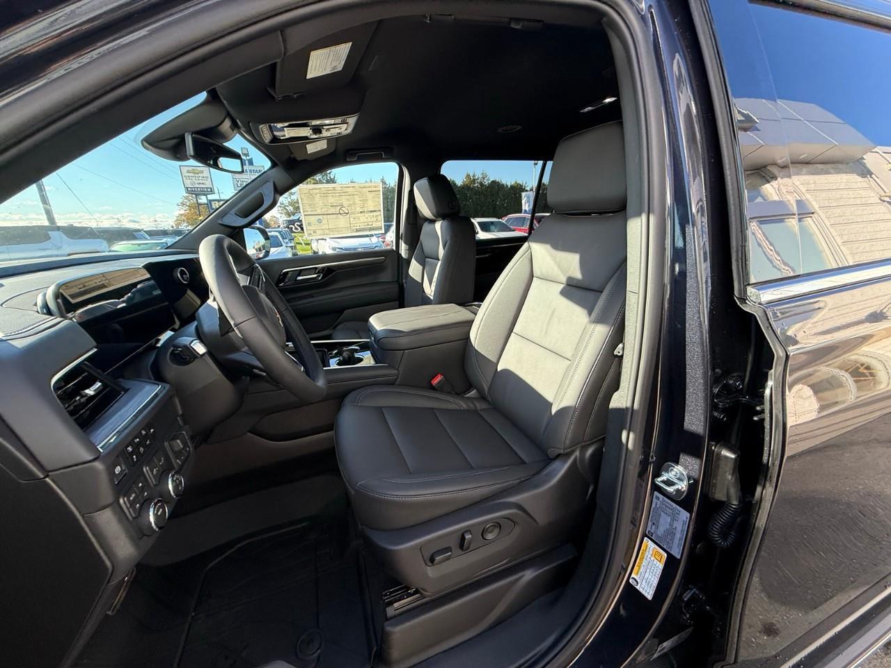 2026 Chevrolet Suburban LT 4dr 4x4 Photo