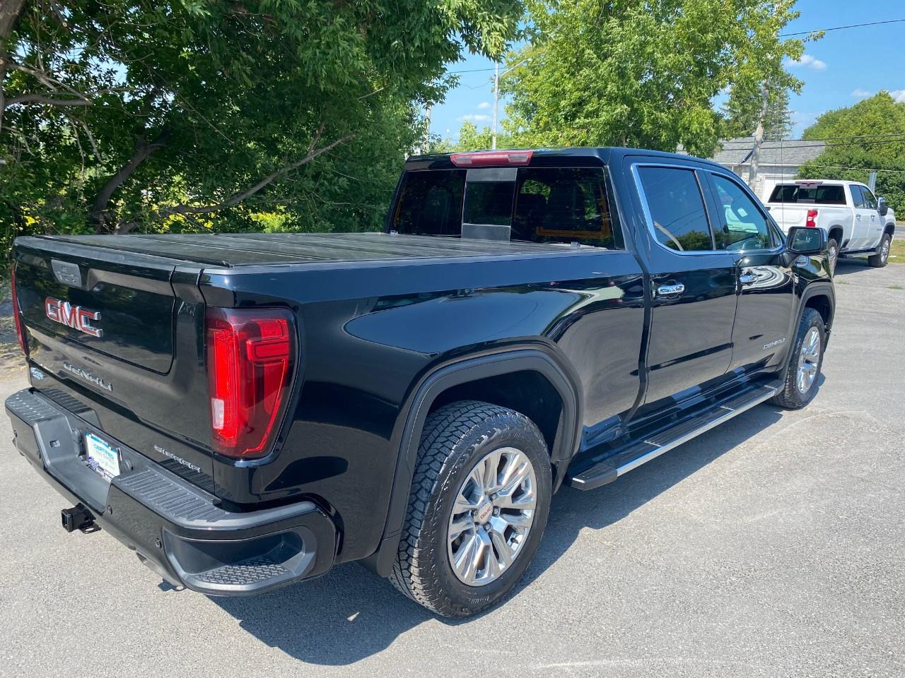 2022 GMC Sierra 1500 Crew Cab Standard Box 4-Wheel Drive Denali Photo