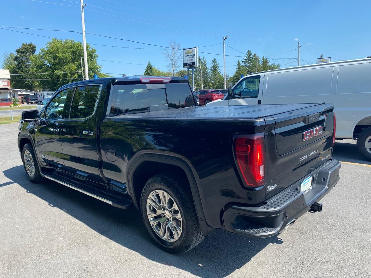 2022 GMC Sierra 1500 Limited Denali Standard Box Photo